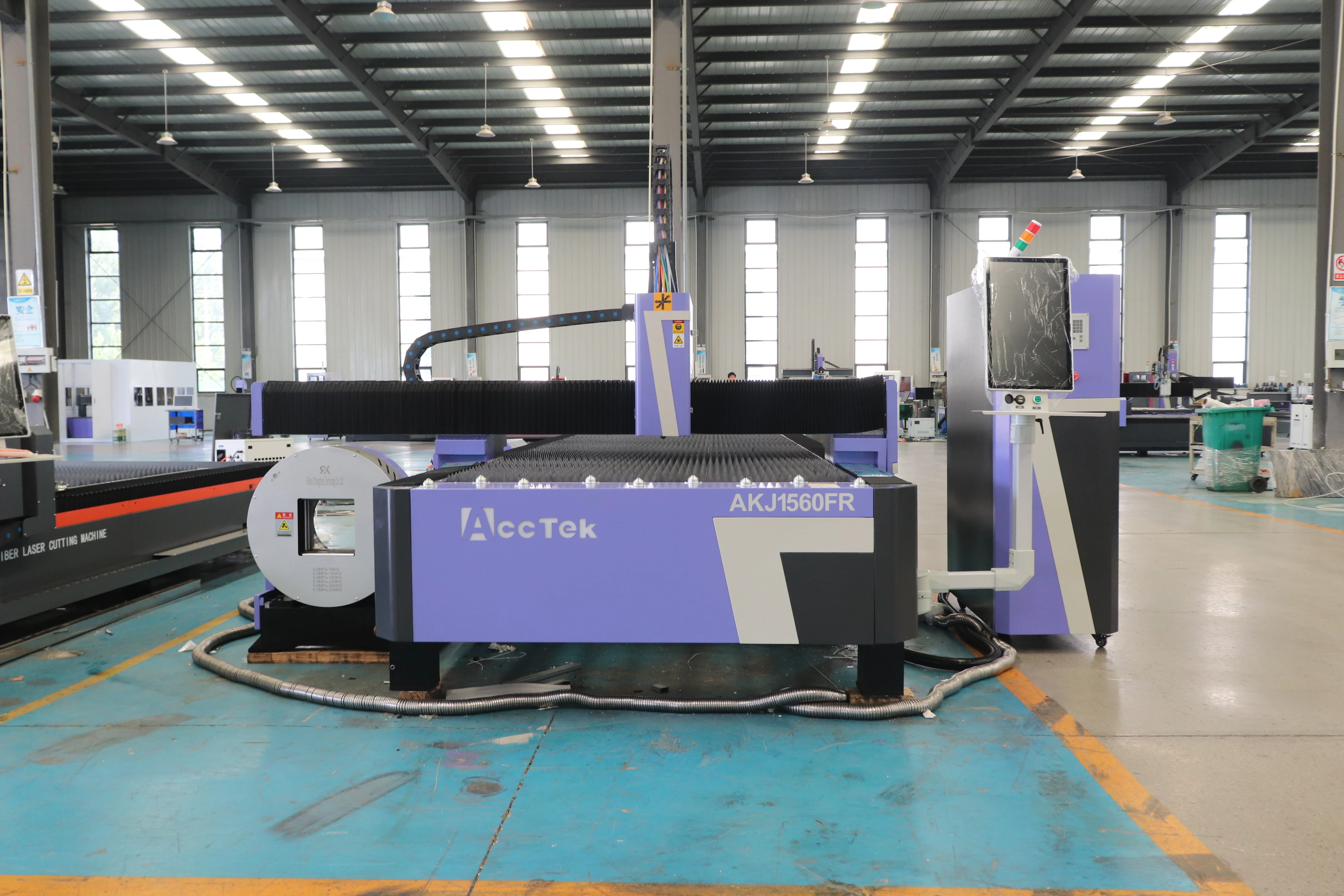 Machine de découpe laser CNC 1 - Fiber Laser Cutter 1500W Metal avis et prix