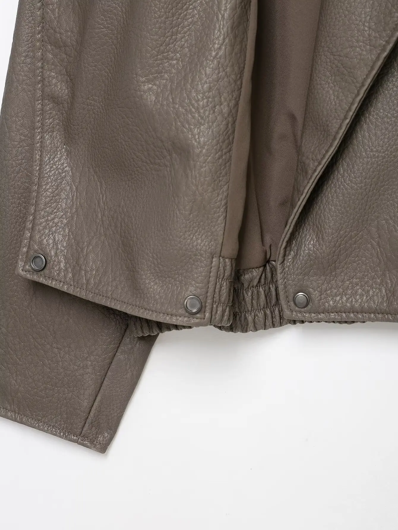 BSAY 2026 Herbst Minimalistische Vielseitige Kunstleder Damenjacke mit Schalkragen, Wickelfront, Geripptem Saum, Seitentaschen, Kurze Oberbekleidung – Detail 4