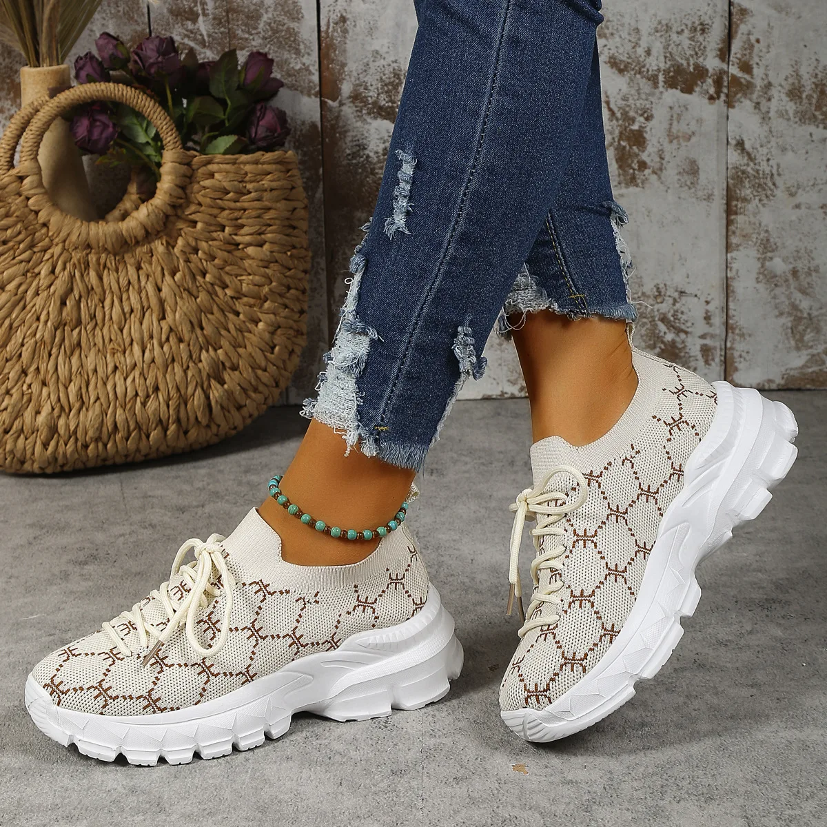 Women\'s Mesh Knitting Flat Shoes Lace-up Round Toe Breathable Sneakers Women Autumn Soft Sole Footwear Ladies Wedge Sport Shoes