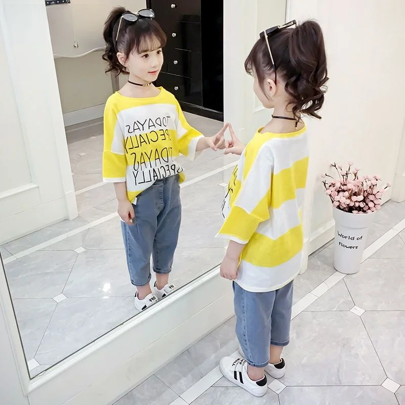 

Girls ort Sve T-irt Summer Wear 2025 New Children's Mid-Length Striped Top Trendy Korean Sle Kids' Knitted Sweater