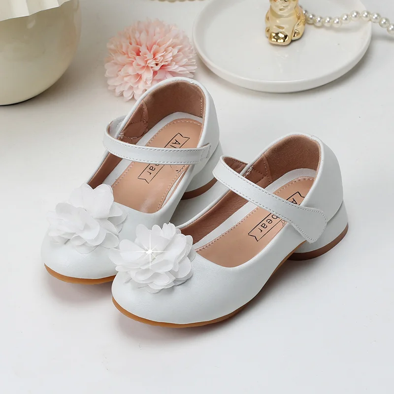 Children\'s shoes in spring and autumn new girls white Pearl flower Princess shoes fashion high heels wear-resistant and non-slip