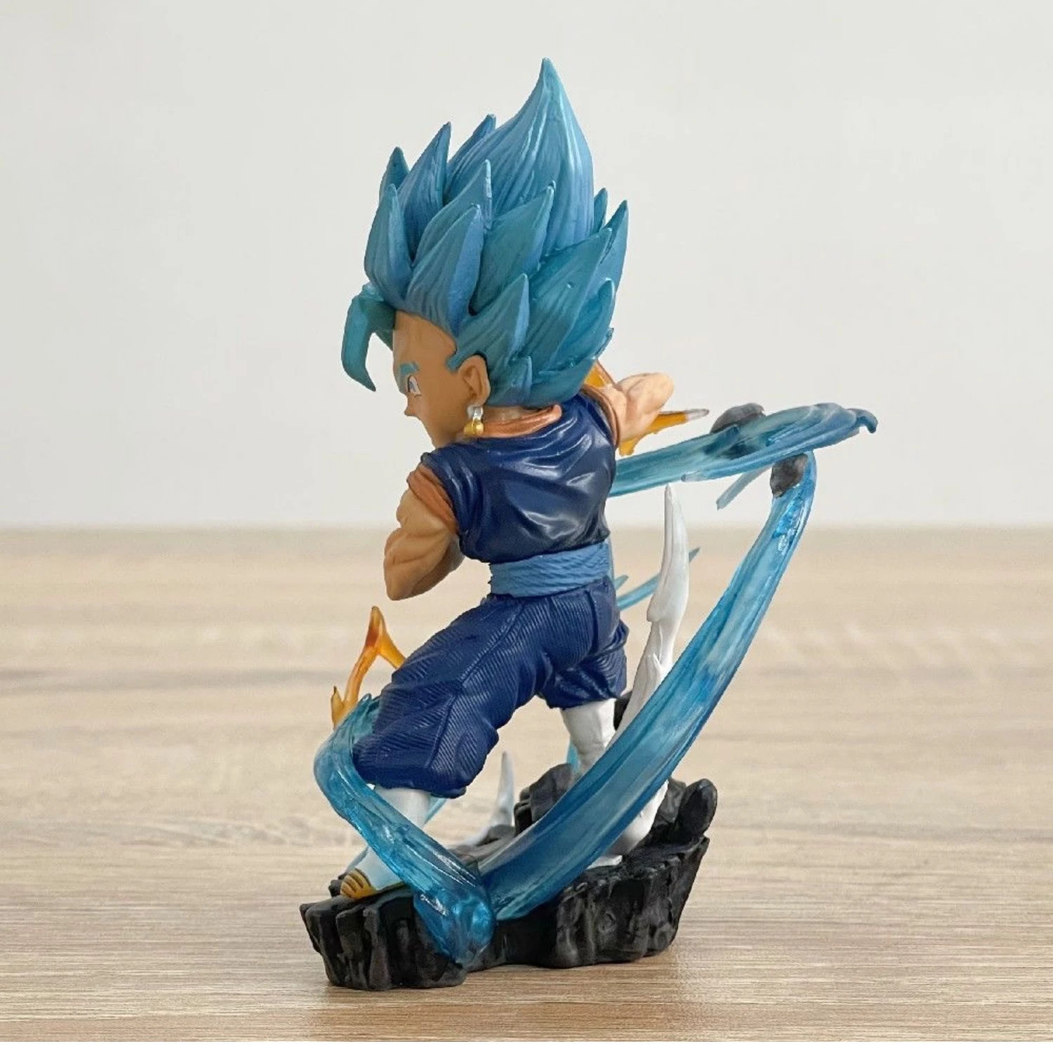 11cm Dragon Ball Vegetto Anime Figurka Niebieskie Włosy Efekty Specjalne Scena Model Peryferyjna Dekoracja Pulpitu Kolekcja Ozdób