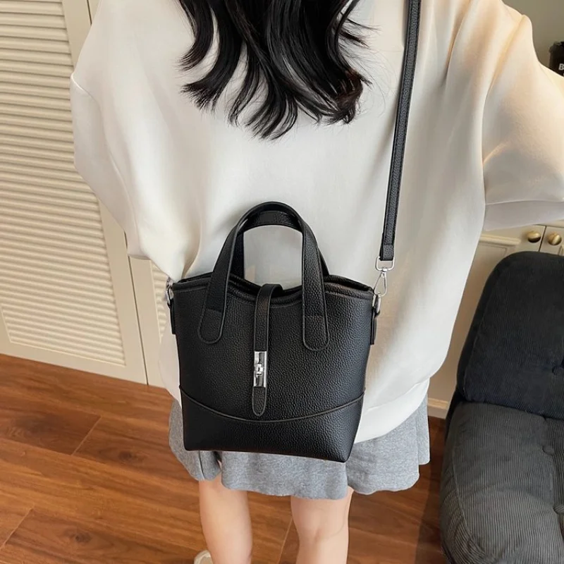 حقيبة كتف نسائية راقية مع تفاصيل أنيقة شعبية وإغلاق مغناطيسي مناسبة للخطأ اليومي #4