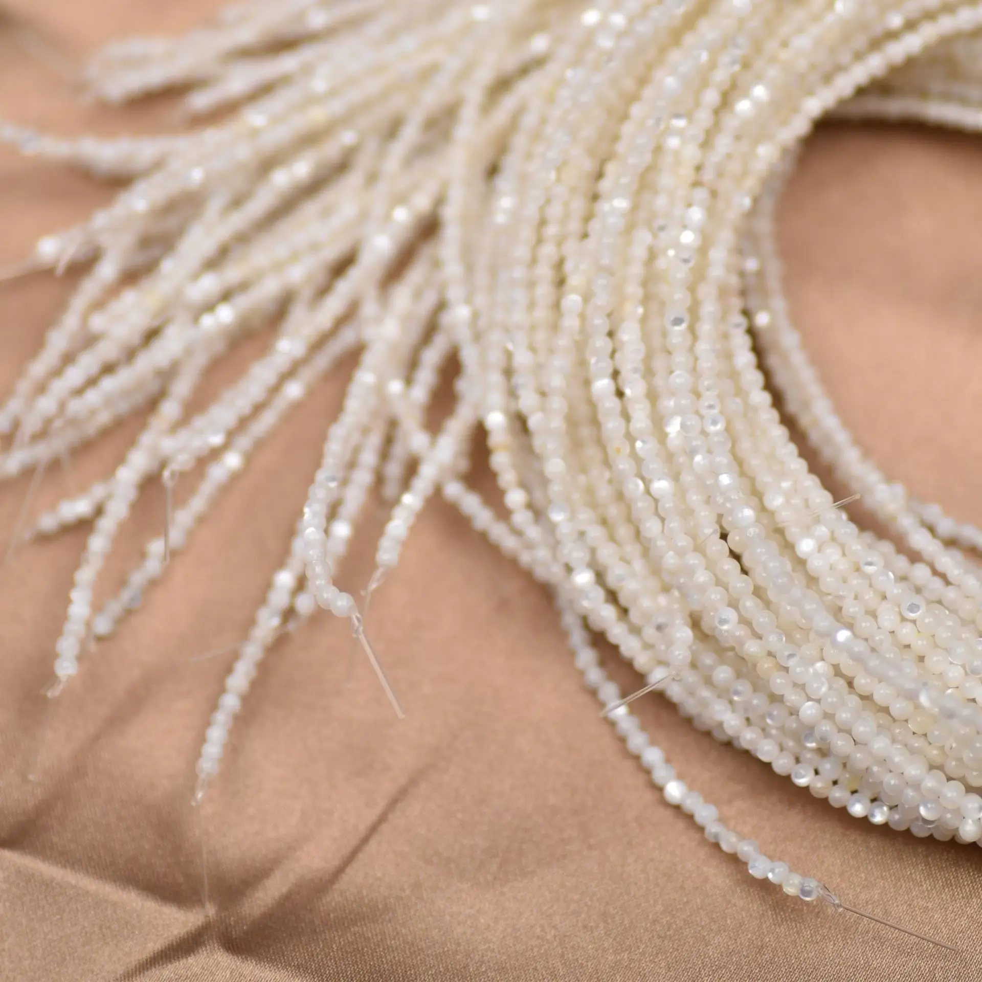 DIY-Muschelperlen, weiße Schmetterlingsmuschelperlen, glitzernde Perlen, 2–10 mm, zum Basteln von Schmuck, für DIY-Halsketten, Armbänder, Ohrringe und andere Accessoires. – Detail 2