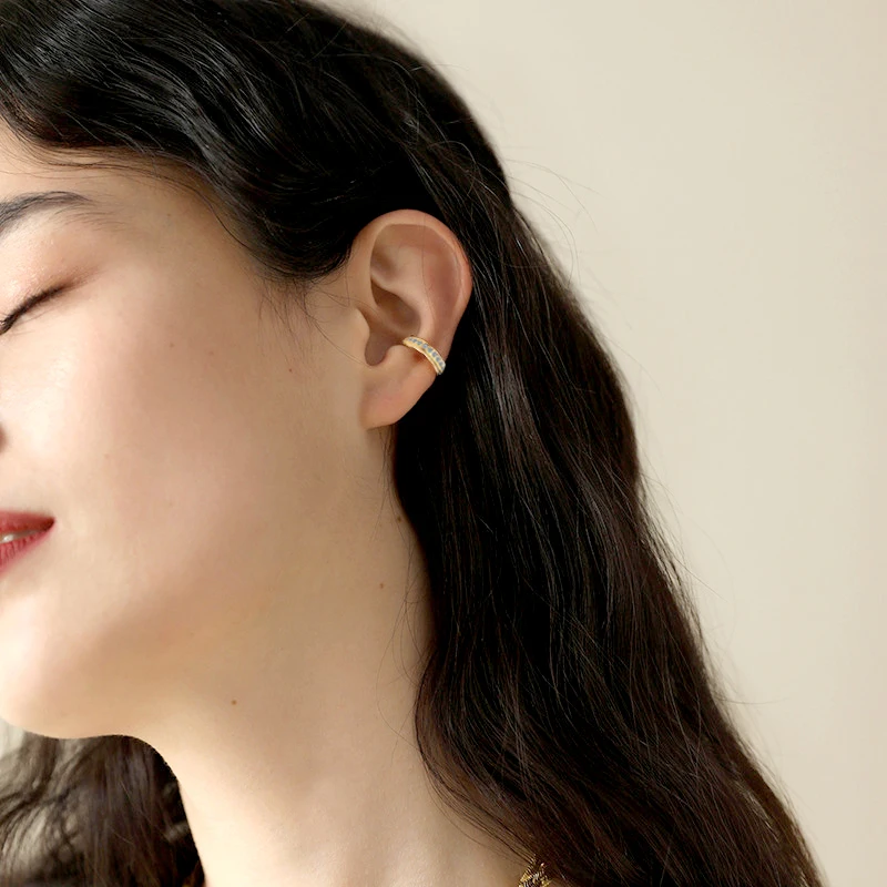 2025 امرأة موضة جديدة غرامة الزركون S925 C نوع أقراط مشبكية الشرير الصخرة للجنسين حجر الراين لا ثقب قرط كبس القرط مجوهرات