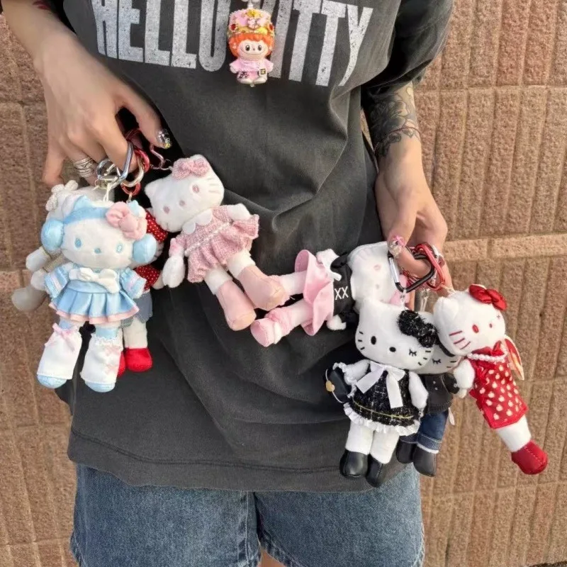 พวงกุญแจตุ๊กตาซานริโอ้ ฮีลโลคิตตี้ ขาเรียวยาว ตุ๊กตาผ้าพลัฌ อนิเมะ คิตตี้ ของตกแต่งกระเป๋า สไตล์สาวฮอต จี้ห้อยกระเป๋าขนฟู