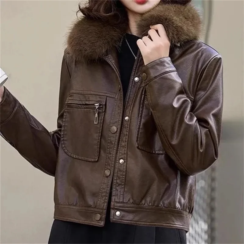 Chaquetas de mujer, nueva ropa de abrigo, cuello de piel de invierno y acolchado de terciopelo, abrigo informal cálido de cuero corto a la moda para mujer, chaqueta de cuero