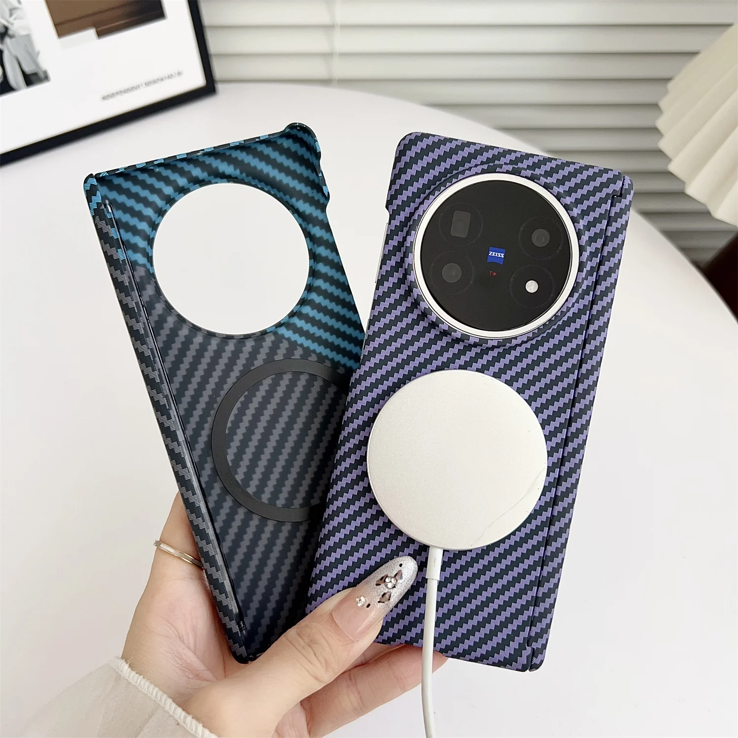 

Skin Feel Hard PC Carbon Fiber Texture Magnetic Case for VIVO X Fold 5 Ultra-Thin Folding Protective Cover Hinge Funda