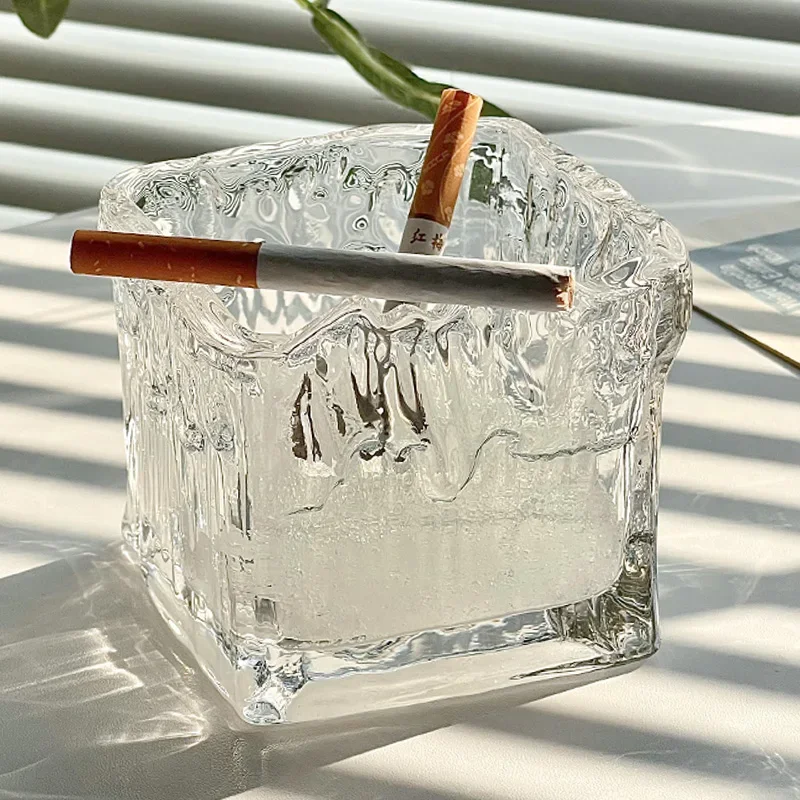 

Send out smoke and sand, high-quality ice cubes, ashtrays, glass, ins, Internet celebrities, light luxury, niche creative home l