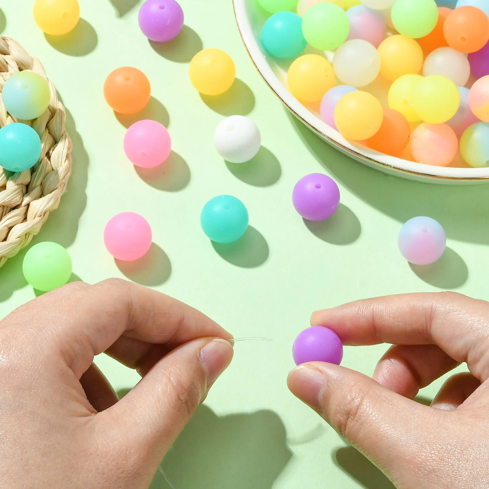 PandaHall 100 Stück Zufällige 15mm Im Dunkeln Leuchtende Silikonperlen Bunte Leuchtende Runde Bubblegum-Perlen für DIY-Bastelarbeiten – Detail 4