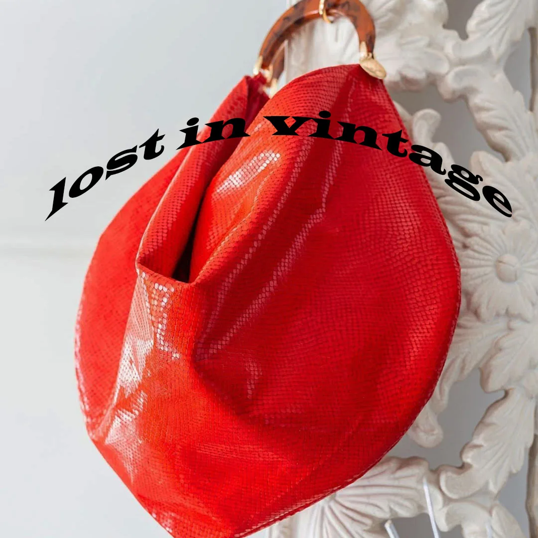 Lost in Vintage Handlebag Soft Leather and Sculptural Amber Colored Handle with Turtle Metal Accessories 39x40cm Large Bags