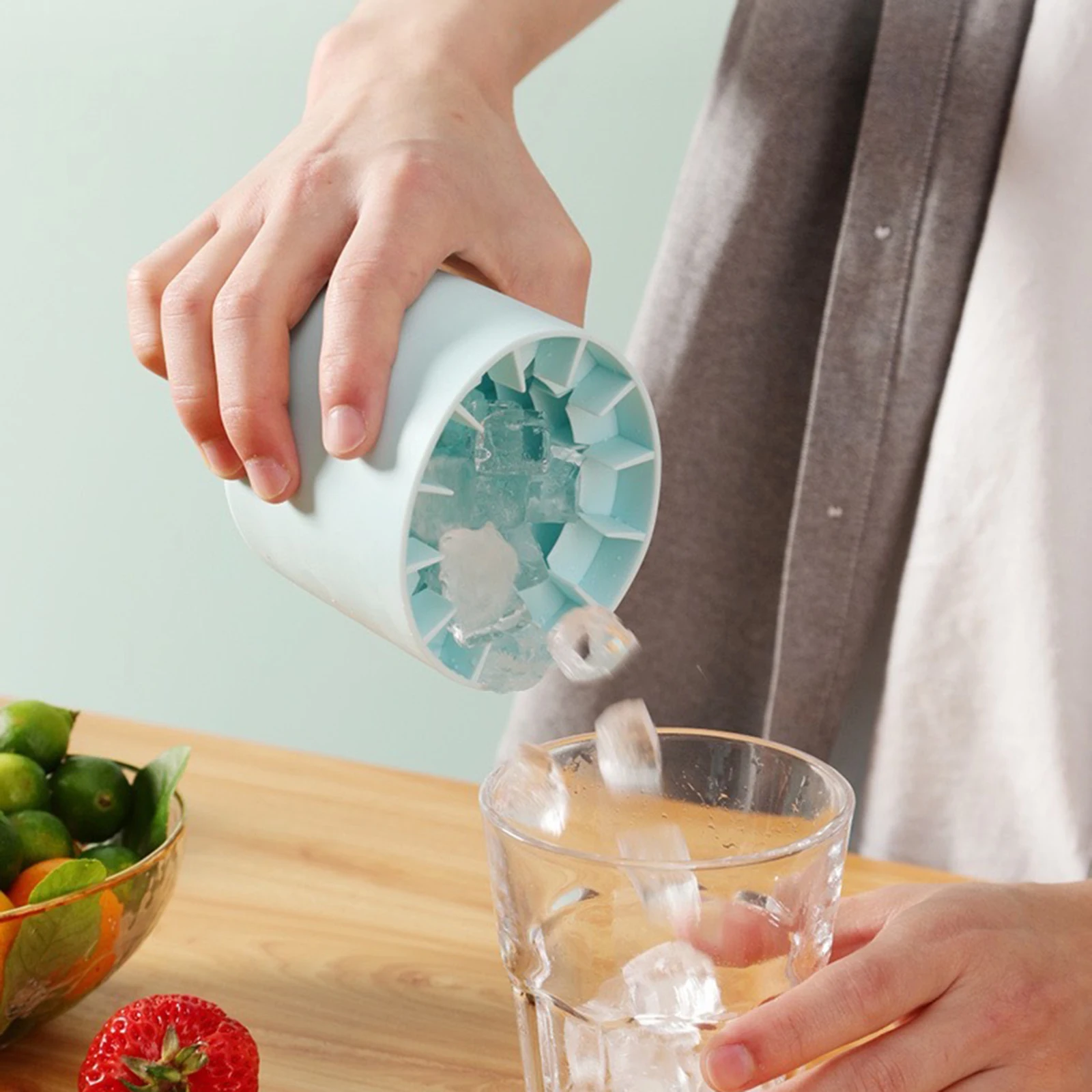 Silicone Ice Storage Box with Lid Cylinder Ice Cube Tray Mini Leakproof Reusable Party Barware Household Kitchen Tools