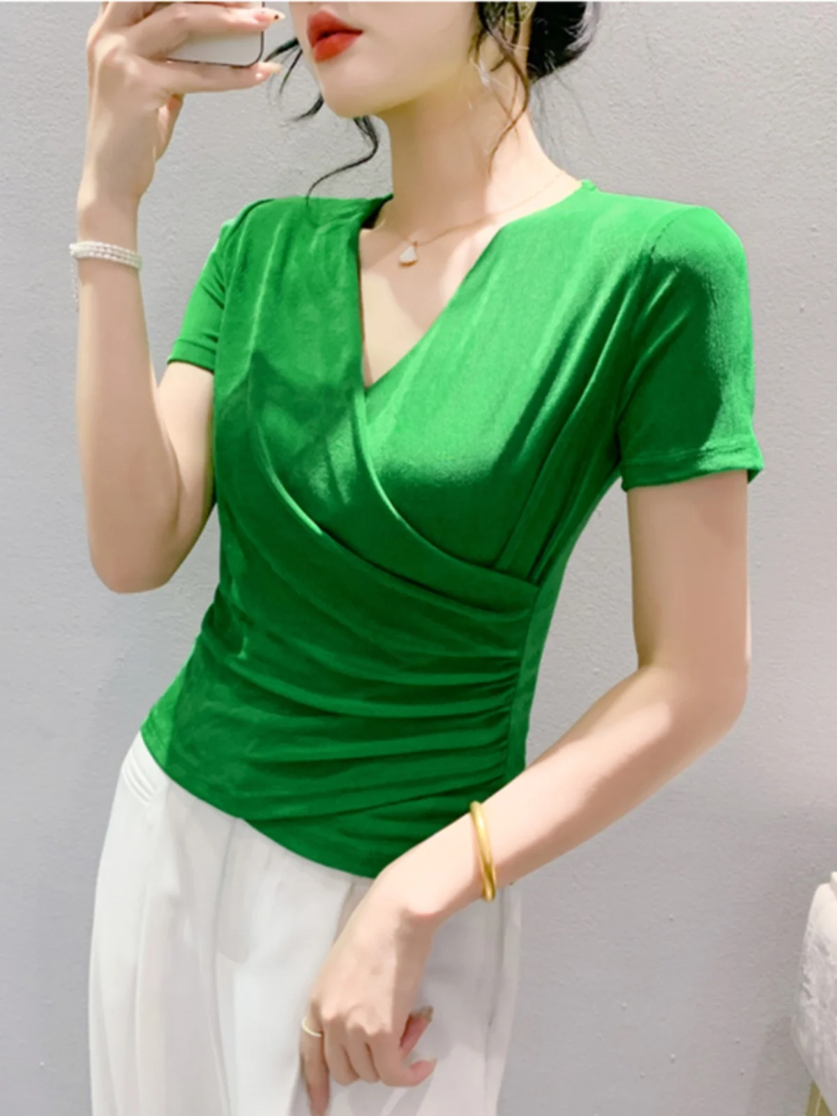 Sexy Me V-Ne T-Shirt Damen ort Sve Dyed T-Shirt Faionable Schlankheitsbasis irt Korean Sle Commute Klassisches Muster