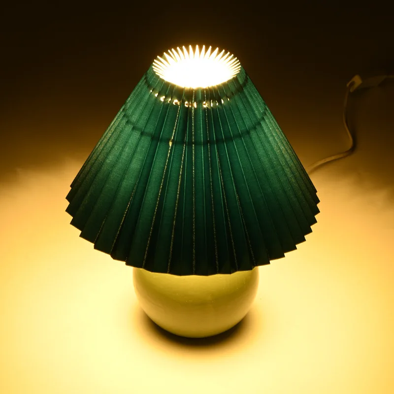 Quality Pleated Fabric Lampshade with Metal Frame of Different Color for Table Lamp Floor Light