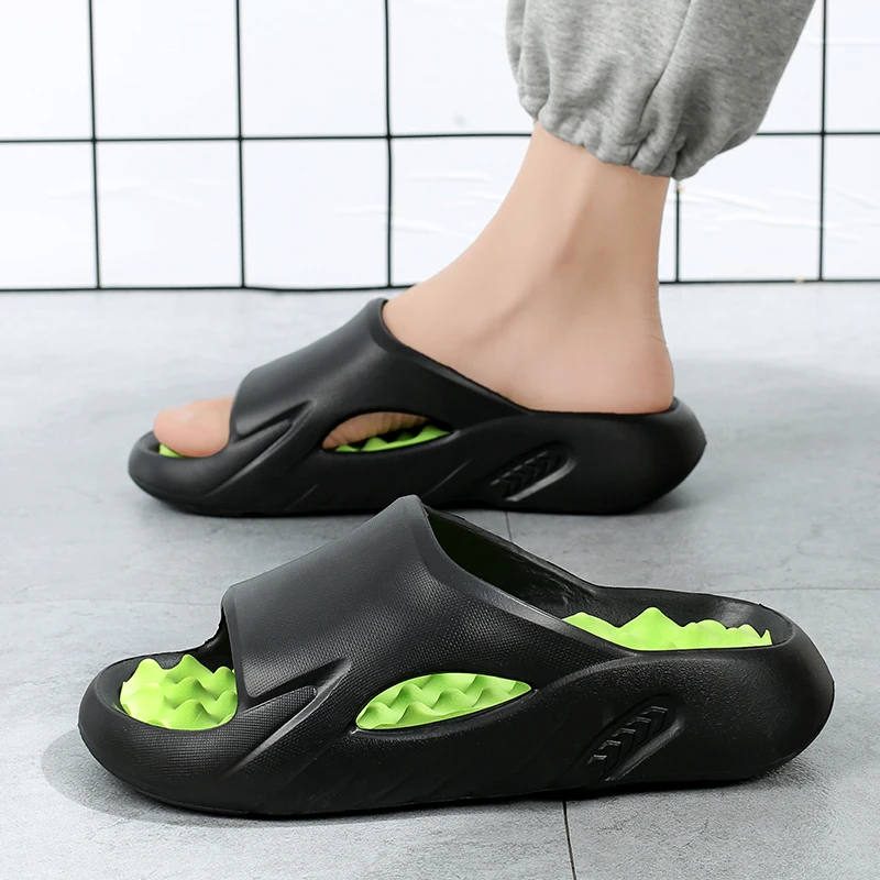 Fashion Men Massage Slippers Slides Indoor Outdoor Sandals Beach Casual Shoes Comfortable Sole Men\'s Slippers Big Size 38-47 New