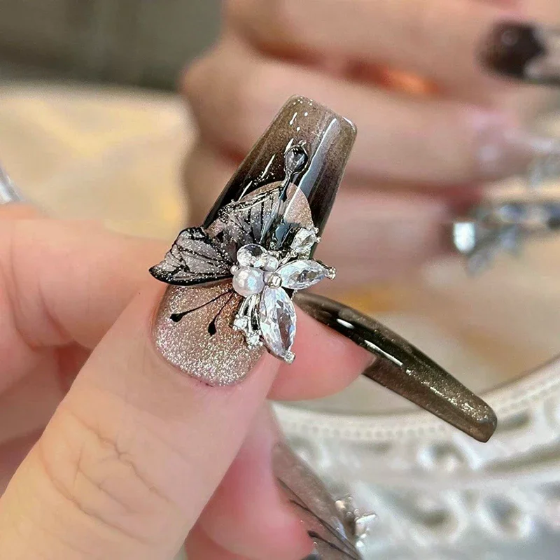 2 قطعة ثلاثية الأبعاد فراشة مسمار سحر مجموعة الزركون الشارات DIY مسمار الفن مانيكير اكسسوارات صالون المجوهرات ﻿