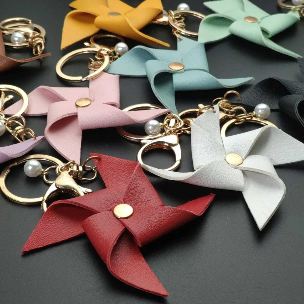 

Matte Metal Leather Key Chain Ring Wind Car Cartoon Pendant DIY Cute Bag Keychain Fashion Personalized Keyring Ornament Gift
