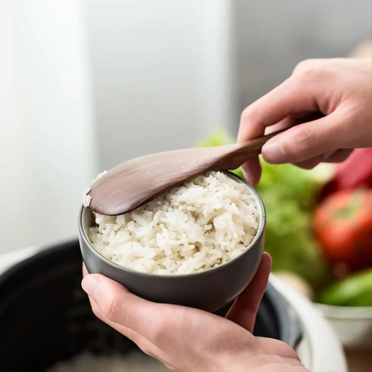 

Набор деревянных кухонных ложек из черного ореха для приготовления пищи и сервировки — идеально подходит для любителей кухни и любителей гурманов