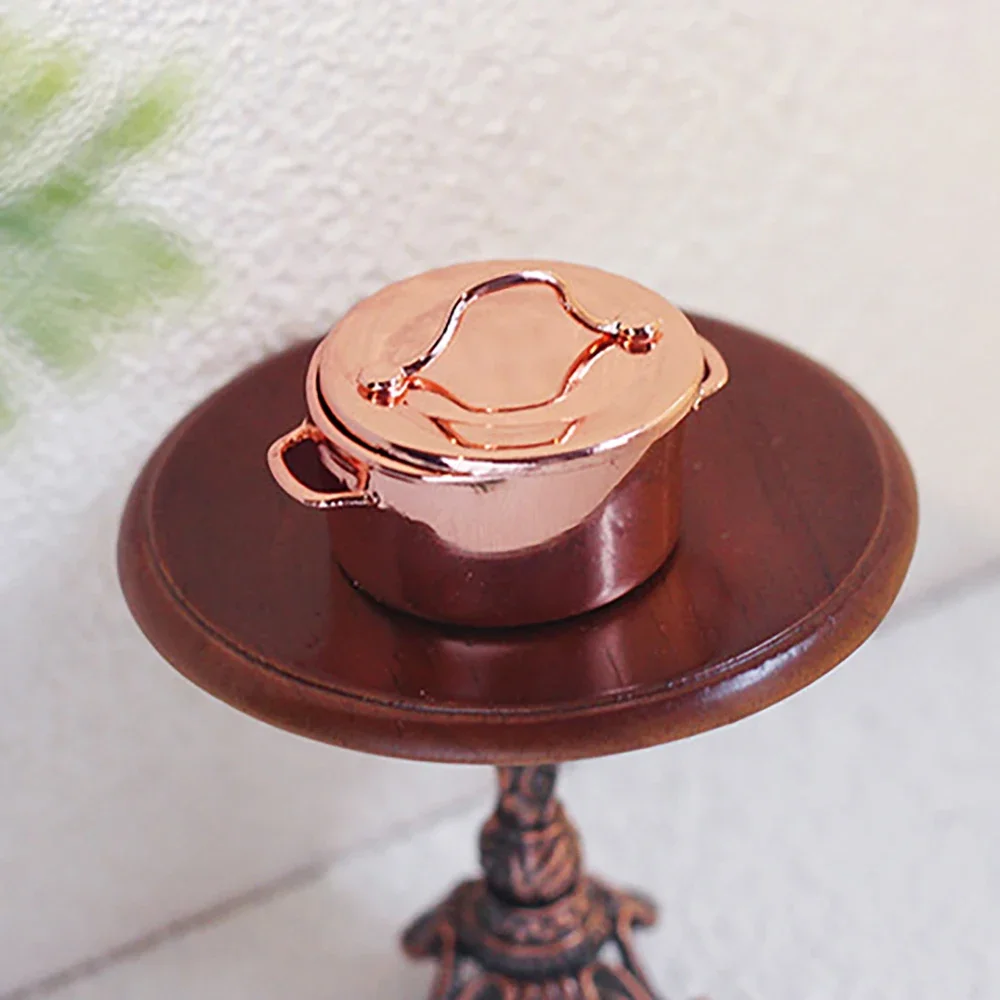 1/12 Puppenhaus Zubehör Miniatur Metall Suppentopf mit Abdeckung Mini Küchenutensilien Modell für Puppenhaus Dekoration OB11 Bjd