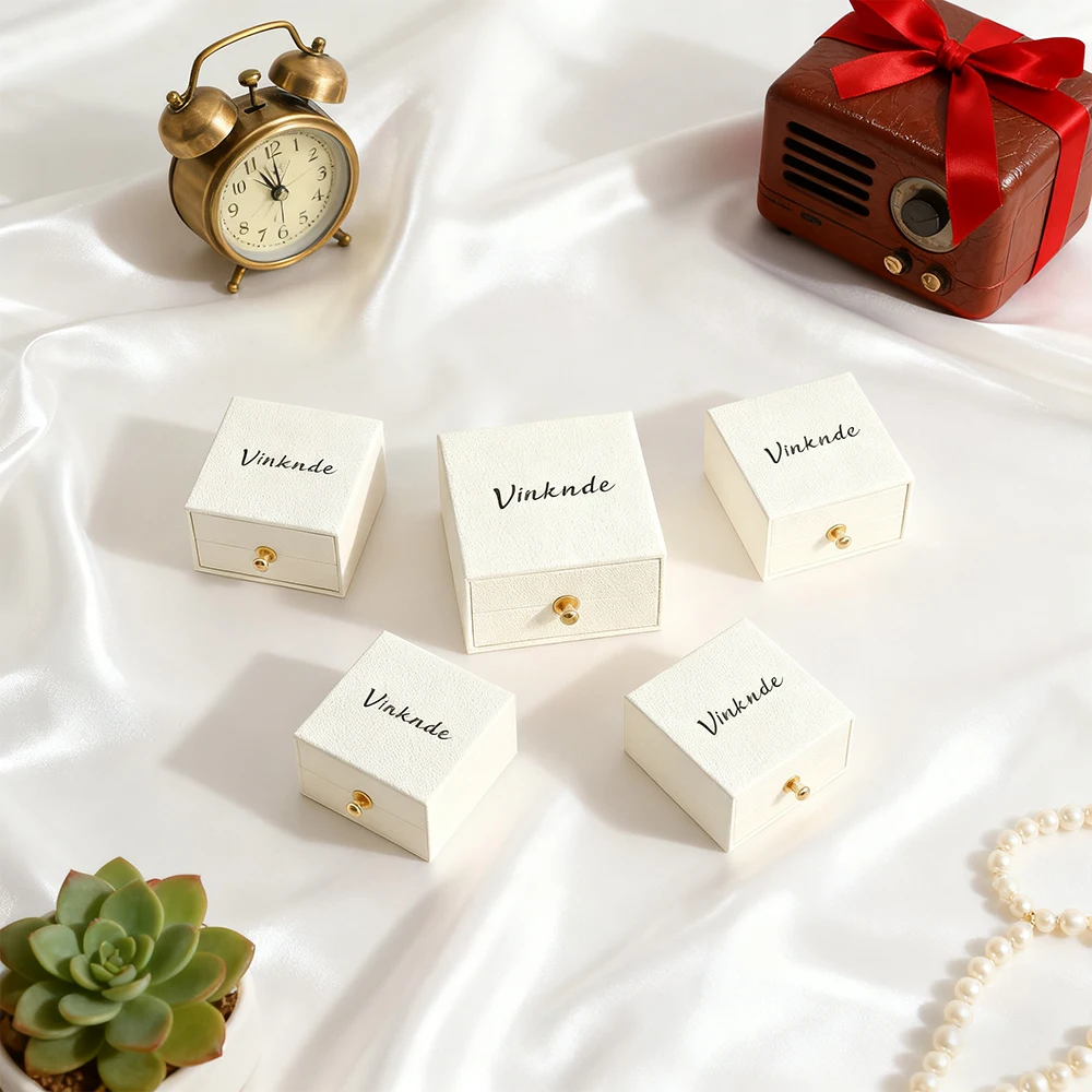 

16/24/30 шт. индивидуальный логотип 6x6x3,5 см картонный бумажный ящик шкатулки для драгоценностей с пенопластовой подвеской ожерелье кольцо органайзер для хранения чехол