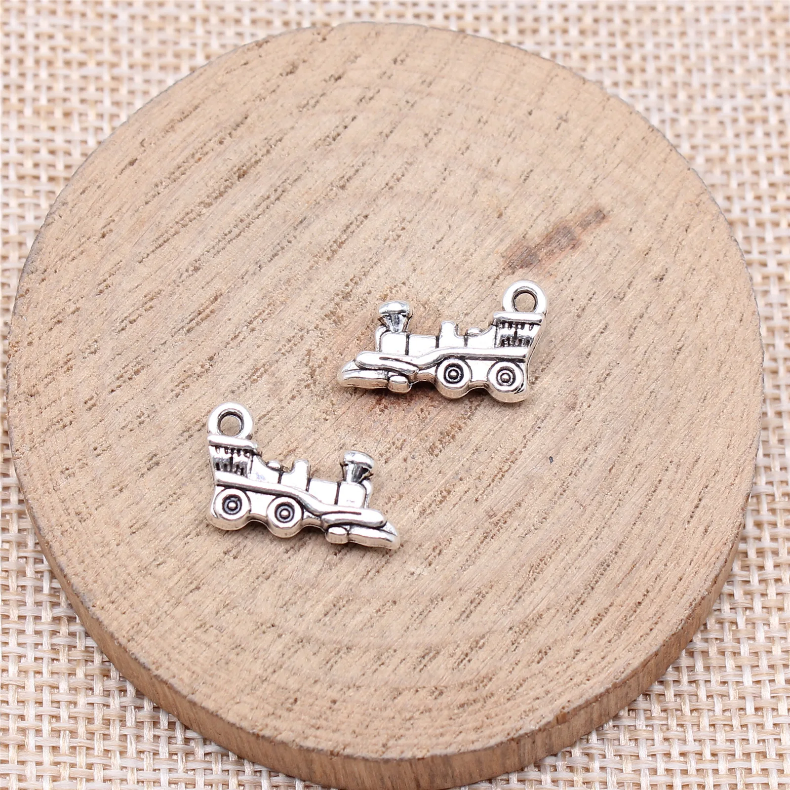 WYSIWYG 10pcs 10x18mm Antique Silver Color Vintage Locomotive Charms Pendant For DIY Jewelry Making Jewelry Craft Findings