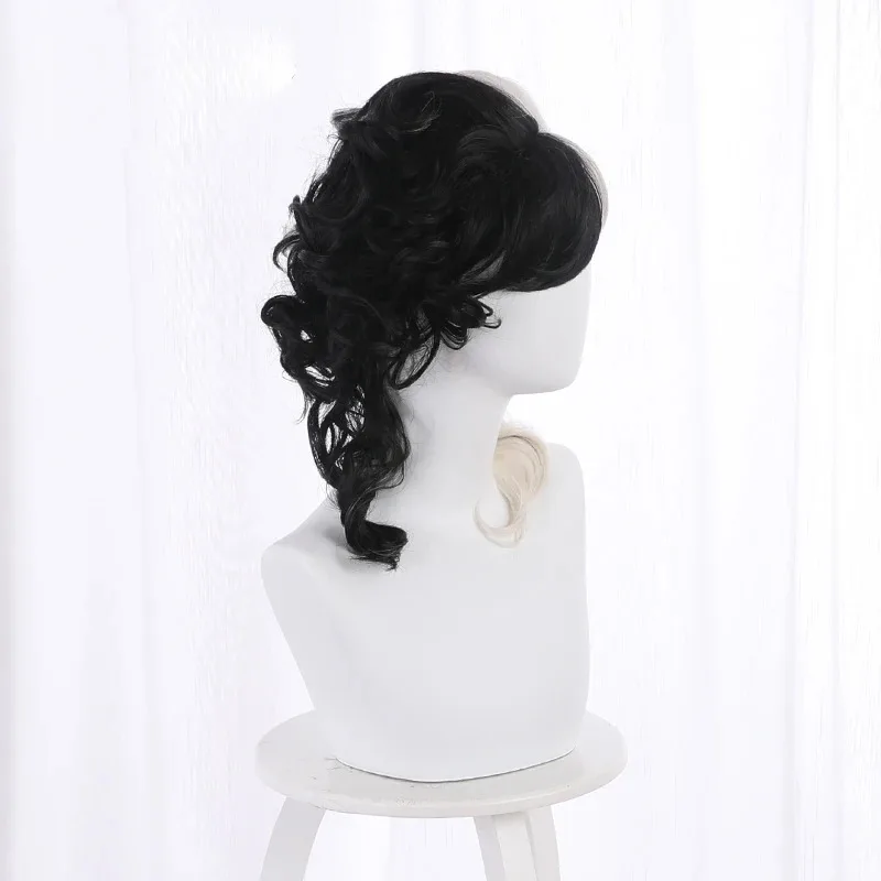 

2025 22, короткий вьющийся парик из фильма, костюм для косплея, термостойкие синтетические волосы Cruella de Vil, женские карнавальные вечерние парики + W