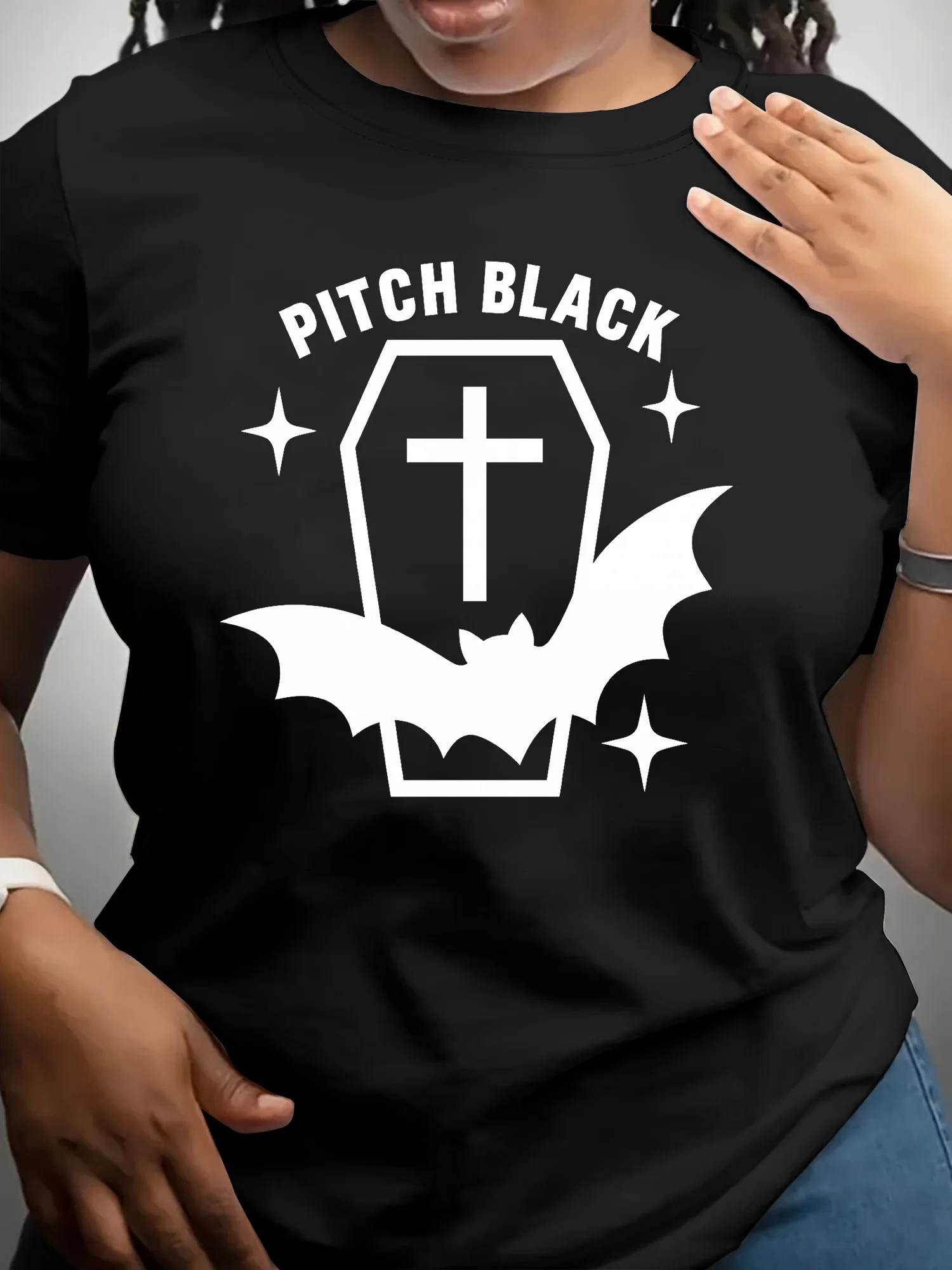 

Женская футболка с рисунком «Pitch Black» на Хэллоуин — синяя, повседневная, с круглым вырезом, с коротким рукавом, свободный крой, идеально подходит для лета и осени