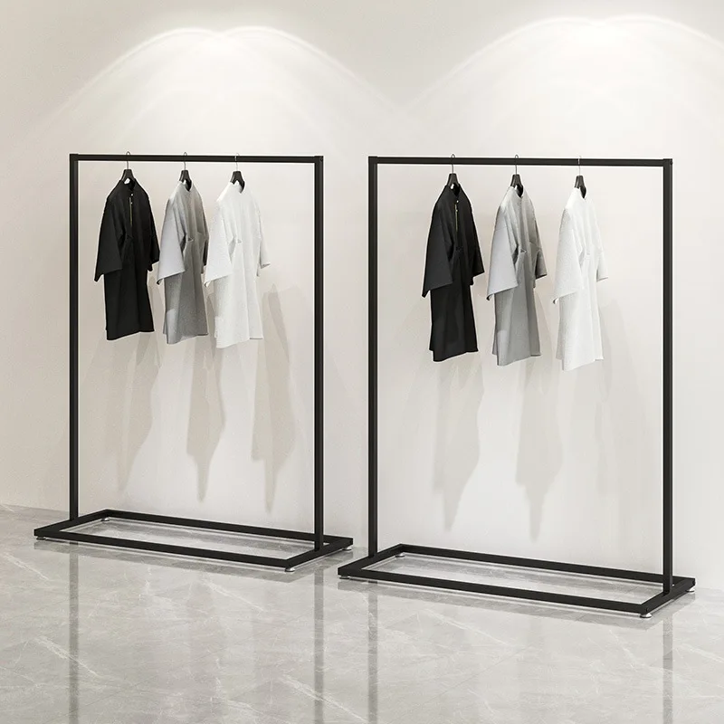 Clothing store display rack simple black floor-to-ceiling hanger men's and women's clothing buyer's store Nakajima
