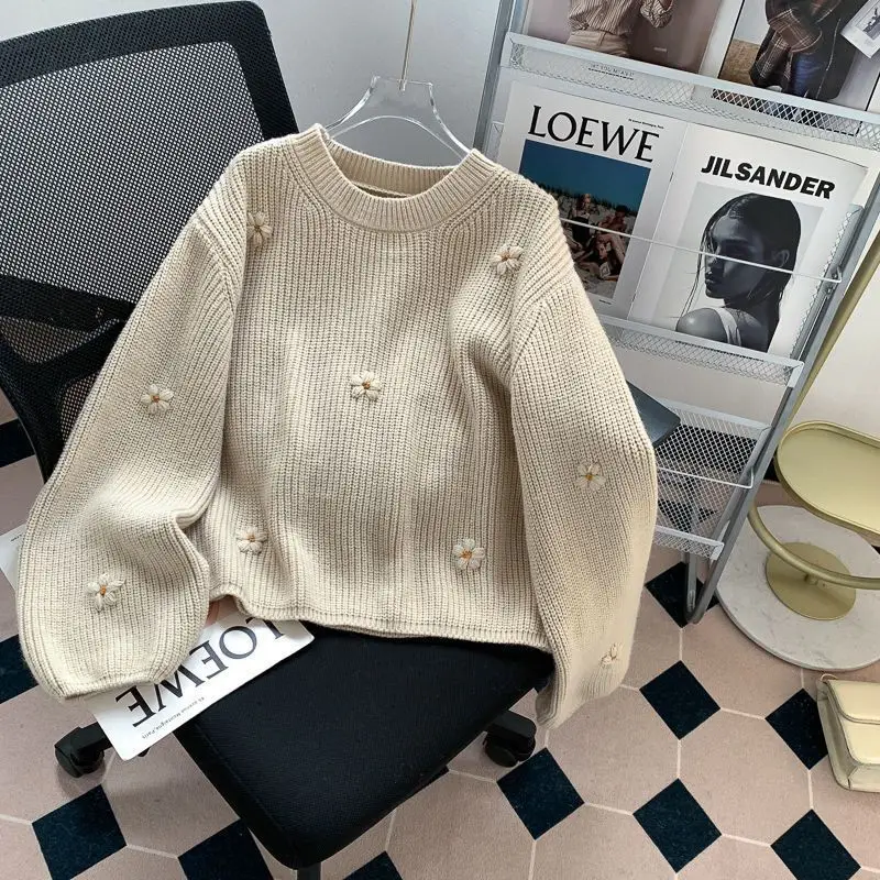 

Top Coat Sweater Woman Autumn Winter Retro Embroidery Flower Pullover Loose Comfortable Knitting New Comfortable Brief Leisure