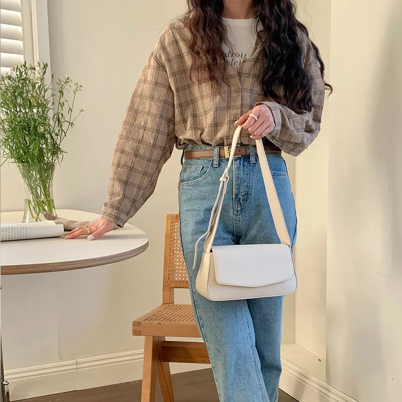 Senior sense underarm bag female 2023 new simple all matching Instagram crossbody bag fashion trend commuting small square bag