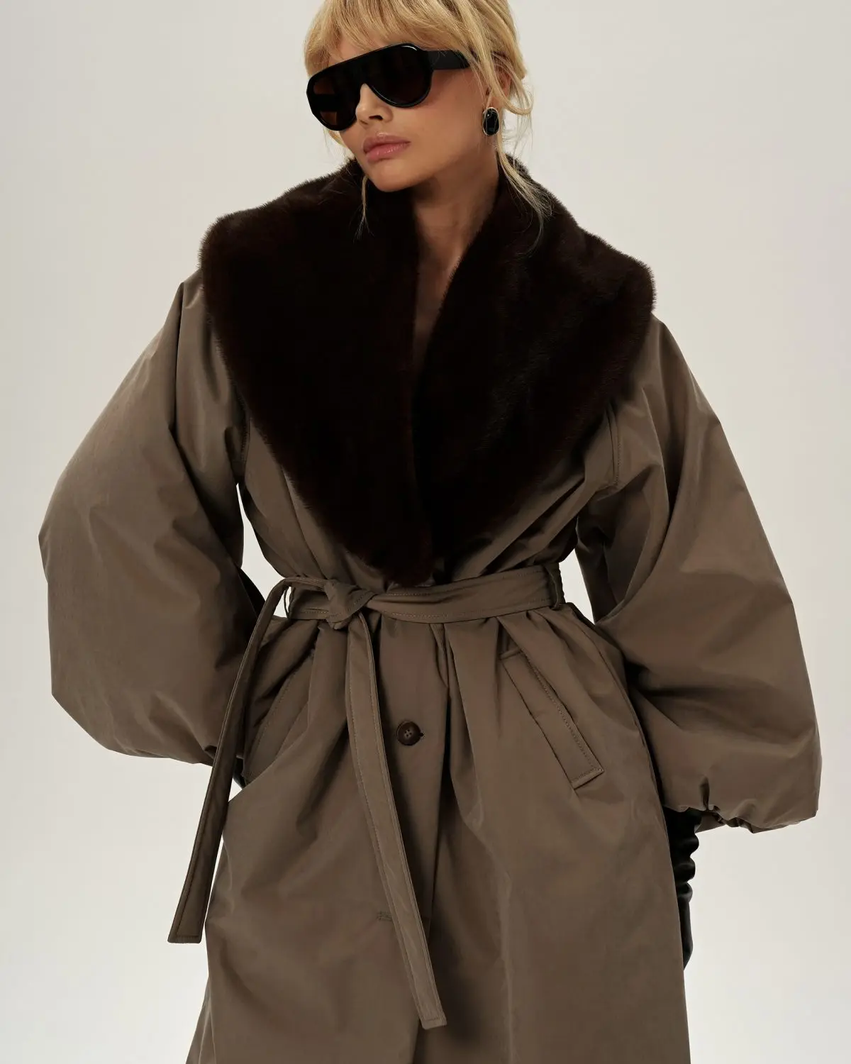 Laur 2026 Women Long Winter Coat With Faux Fur Collar Waist Belt Puff Sleeve Warm Outerwear Elegant Overcoat For Daily Wear