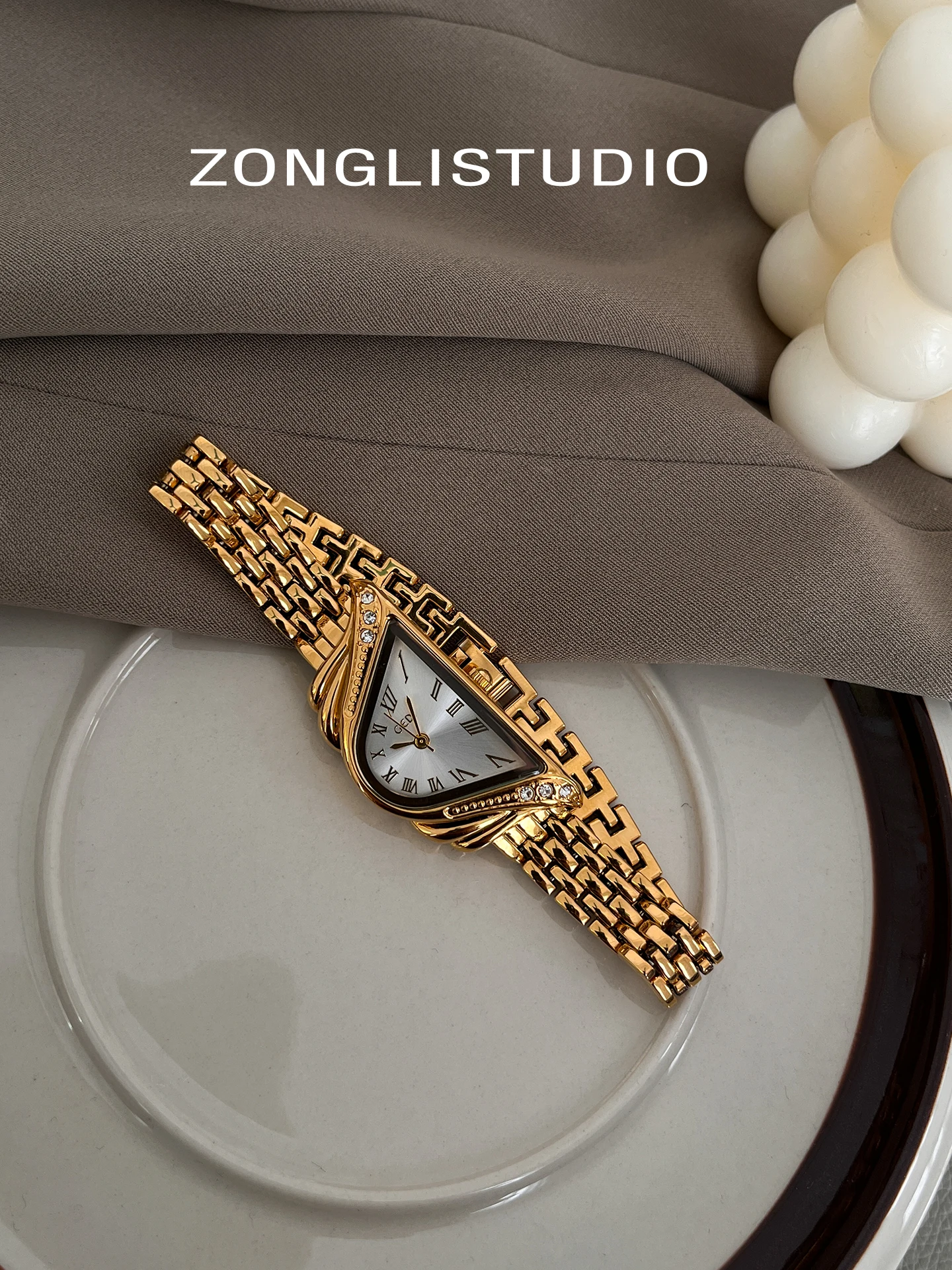 

Уникальный Неспециализированный роскошный дизайнИФалистичные и стильные женские профессиональные часыМуниверсальные и модные Идеальный подарок для женщин.