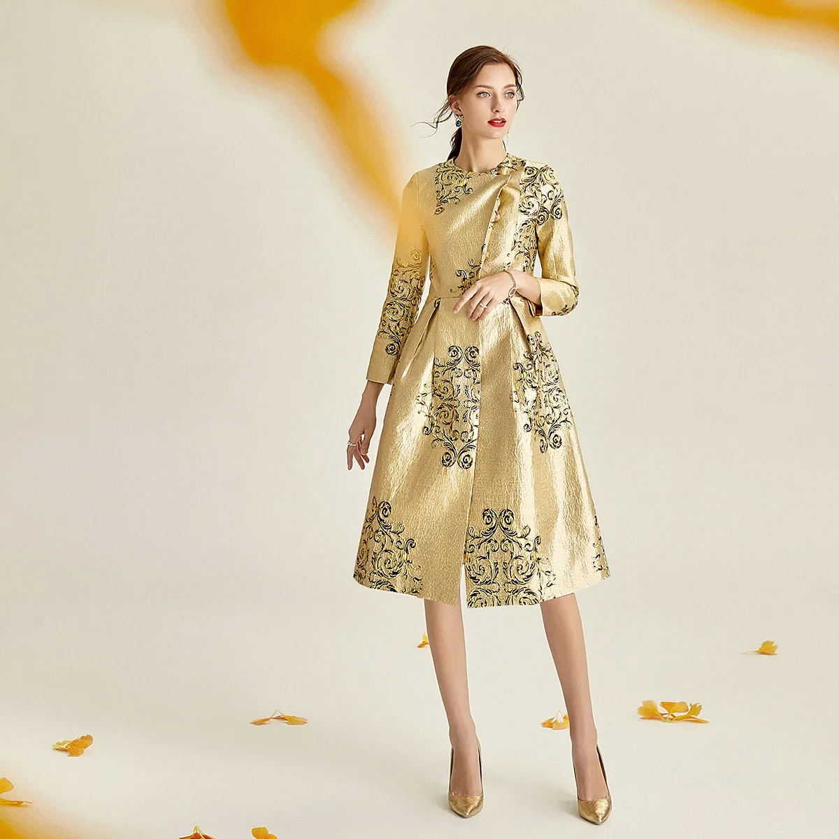 

Luxury Trench Women Autumn Winter Jacquard Coat Covered Button Golden Dress Coat Jacket Overcoat New Year Evening Wear