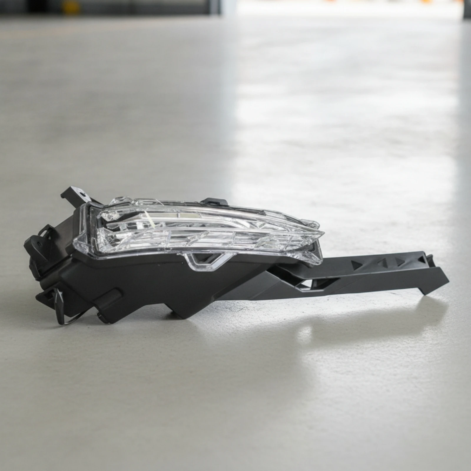 Fog Light Assembly Clear Lens Fog Lamp Assembly DOT Compliant Better Visibility for Car Owners, Collision Repair