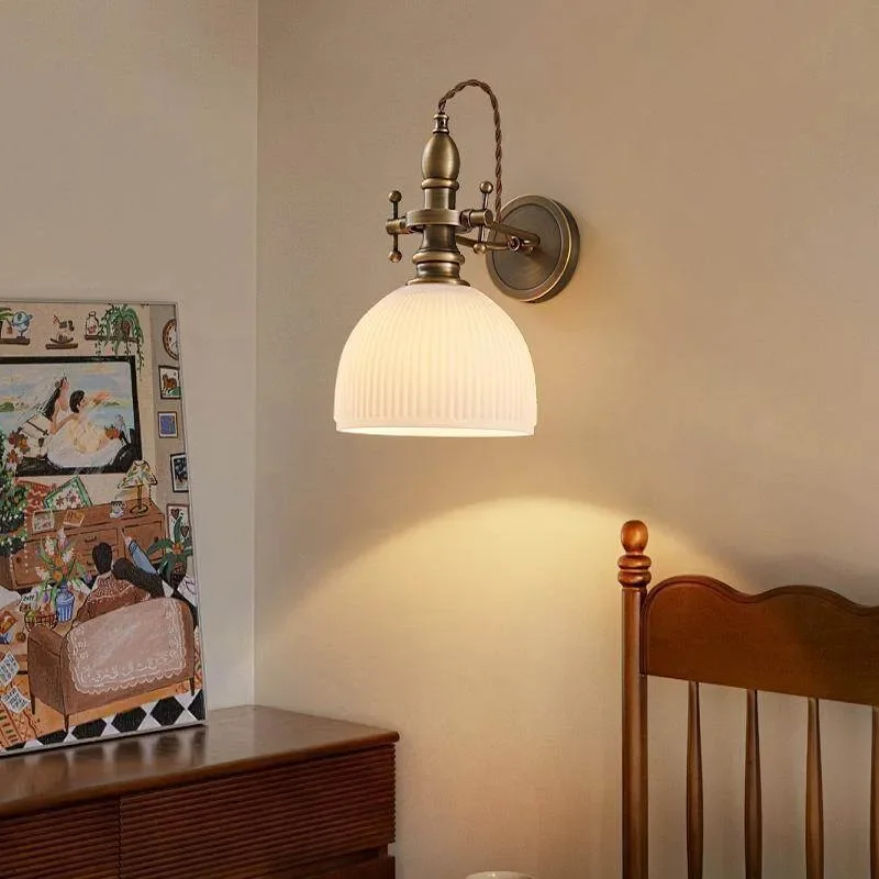 Vintage Brass Wall Sconce American Retro Bedside Light Antique Chinese Style Cafe Bar Decor French Minimalist Eye Care Study