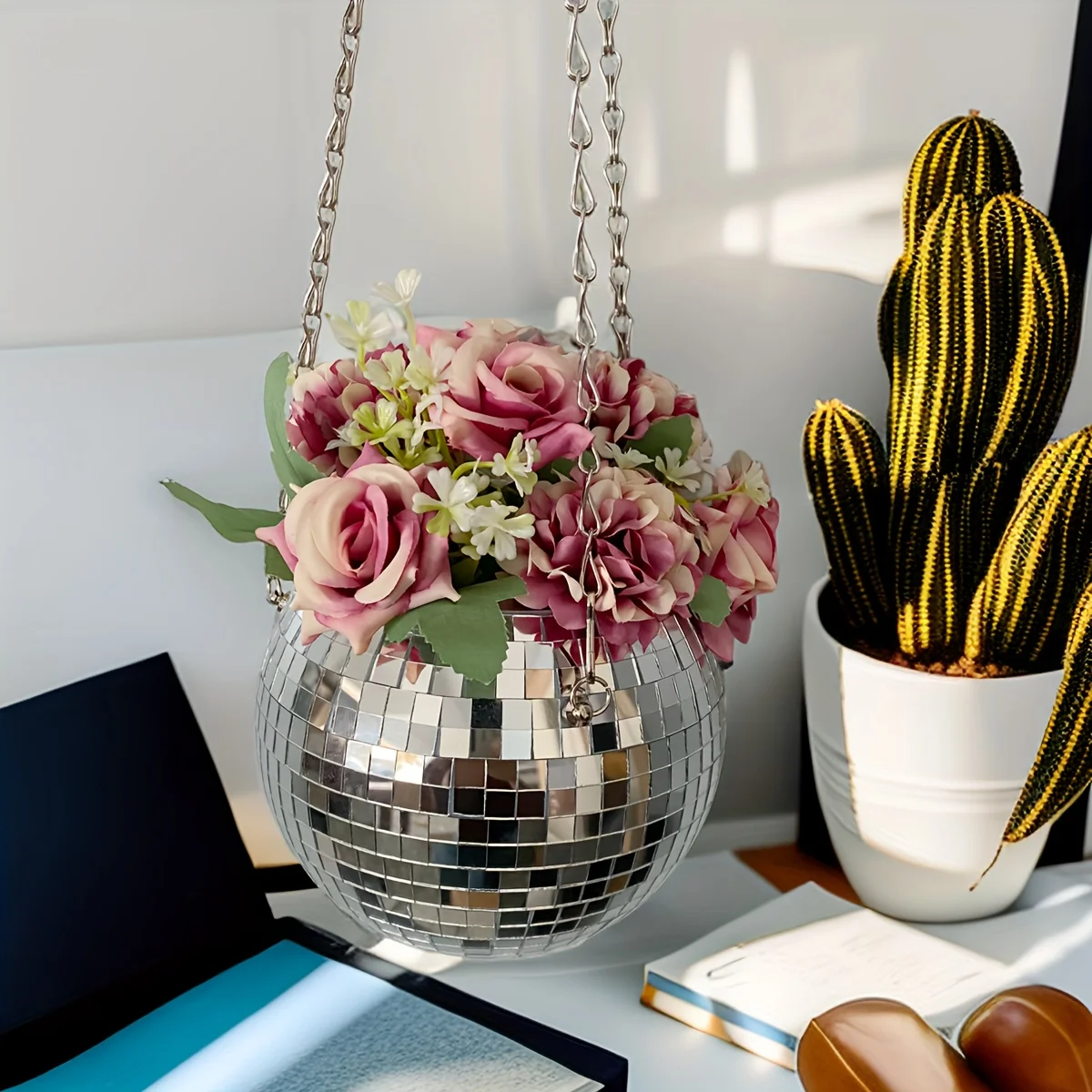 1 Stück einzigartiger, handgefertigter, böhmisch inspirierter hängender Disco-Spiegelkugel-Pflanzgefäß – selbstbewässernd, platzsparend, stilvolle Heimdekoration für – Detail 8