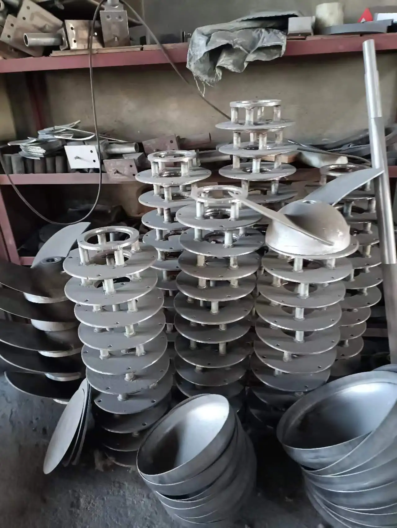 High-speed submersible underwater propeller agitator