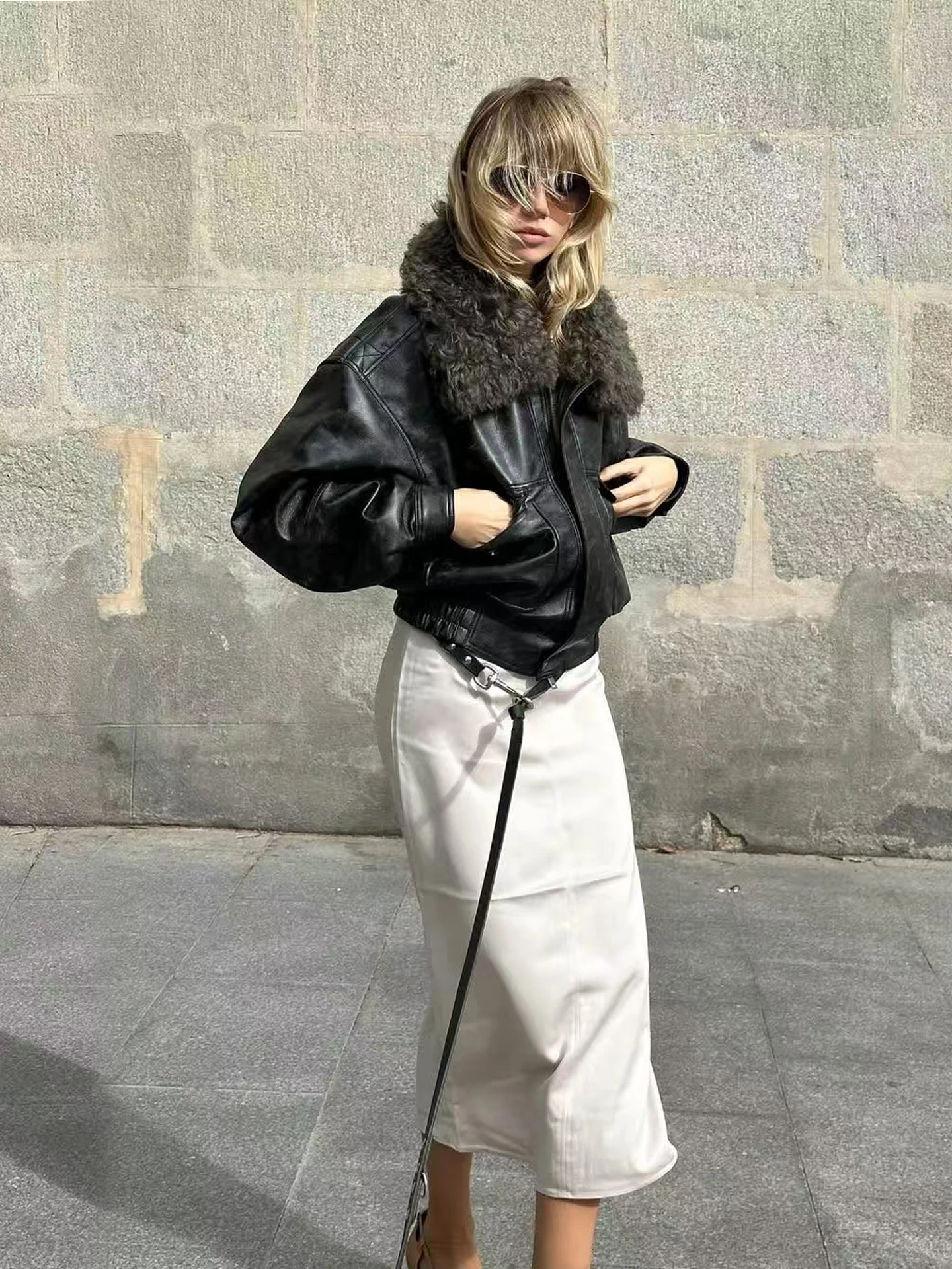 

Frankie Retro Black Leather Jacket Coat Detachable Real Fur Collar Special Floral Leather Youth Loose Fit Winter Zipper Short