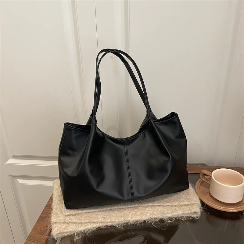 Weiche Leder-Tragetasche mit gerafftem Plissee-Design, Große Schultertasche für Arbeit, Täglichen Pendelverkehr und Freizeit für Frauen – Detail 7