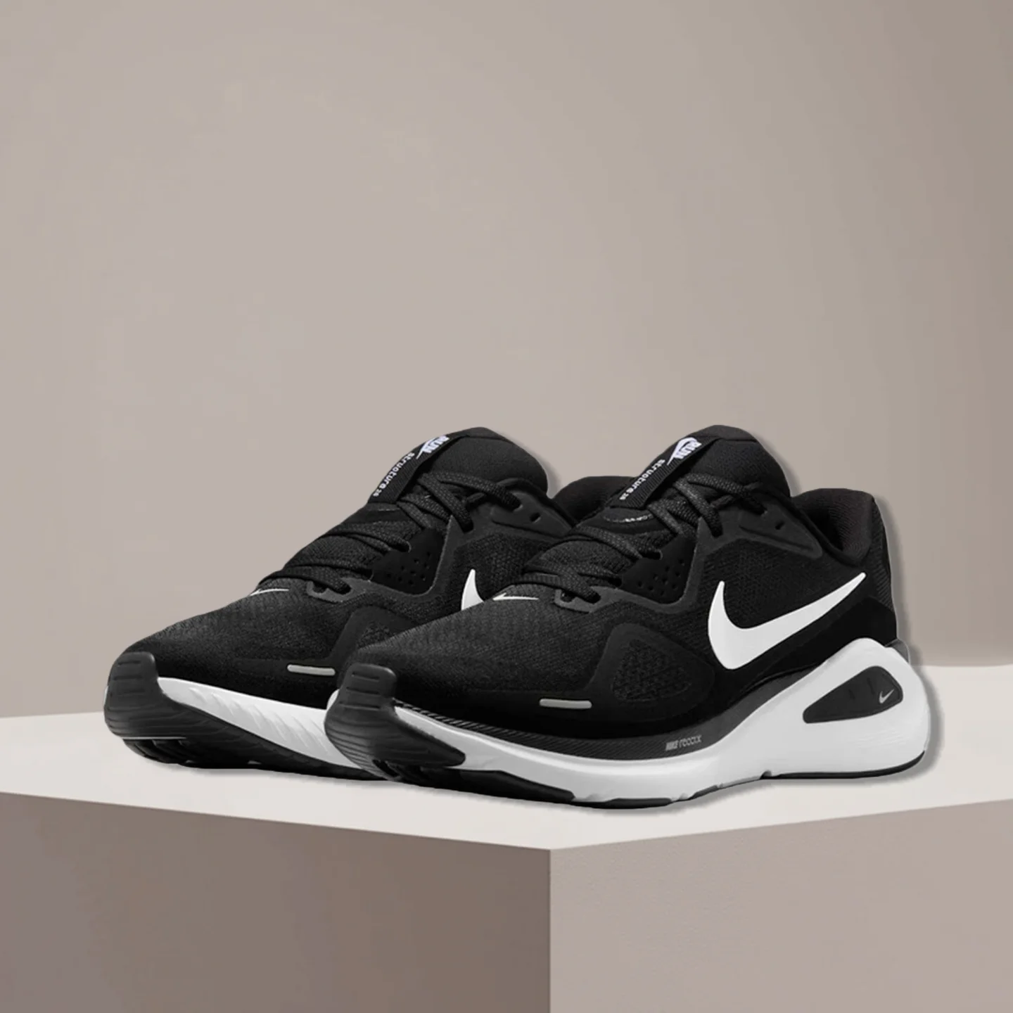 

NIKE STRUCTURE 26, дышащие, легкие и удобные тренировочные кроссовки унисекс HJ1102-002