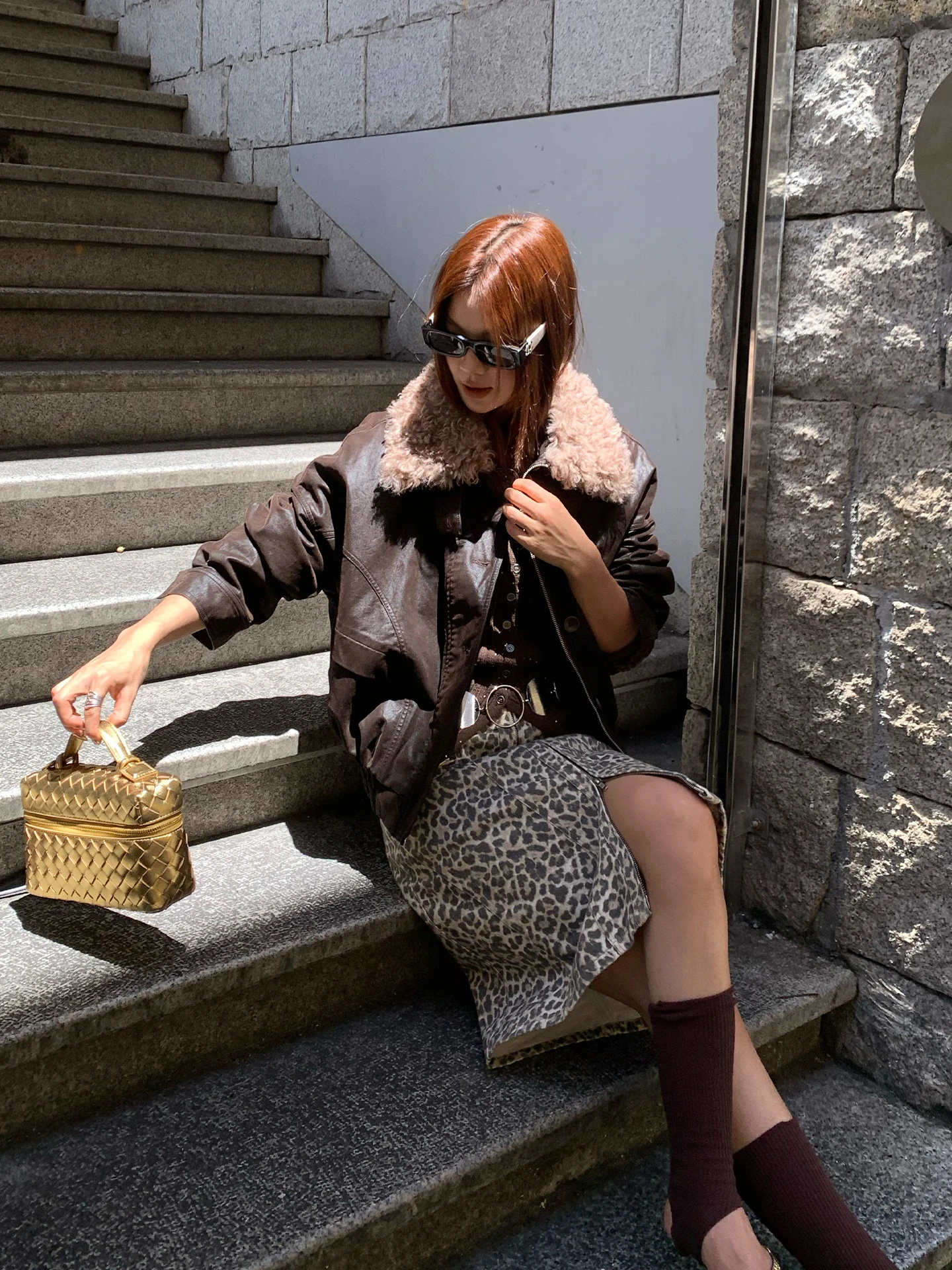 패셔너블한 레트로 탈부착 가능한 퍼 칼라 가죽 재킷 여성용 코트 가을 겨울 신상품 고급 디자인 감각 마르