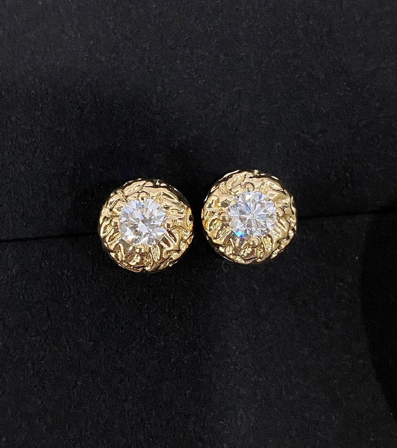 LUOWEND 100% 18K Yellow Gold Earrings Luxury Elegant Style 1.0carat Real Natural Diamond Stud Earrings for Women Fine Jewelry