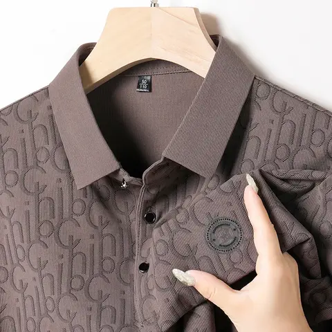 New Men's Business Casual Short Sleeved Shirt with Badge Solid Color Polo Shirt Fashionable Breathable Comfortable Versatile Top