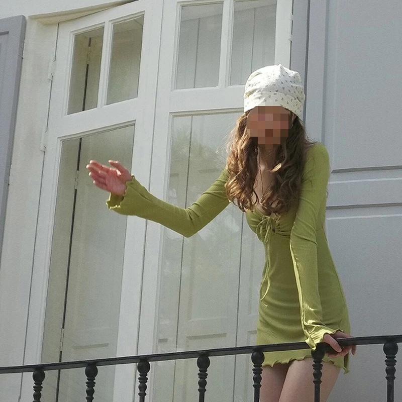 2026 new onesie dress long-sleeved swimsuit to cover the belly and look thin beach vacation
