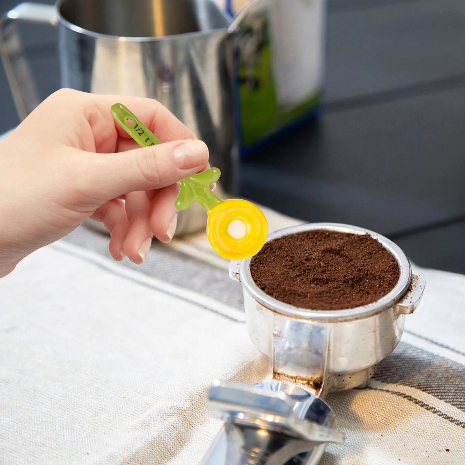 

1Set Ceramic Flower Measuring Spoons with Flowerpot Base Baking Kitchen Measuring Spoon Set Small Dessert Food Spoons