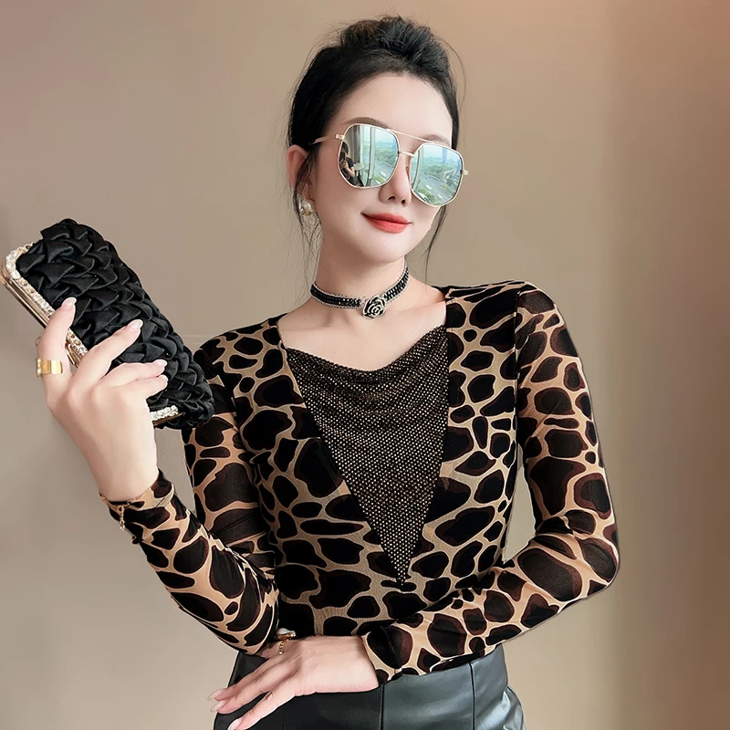MadBlack-Women European T-Shirt, Sexy V Neck Diamond Leopard Print, Clubwear Long Sleeve Slim S-3XL Knit Tee, 2026 Fall T6O506CC