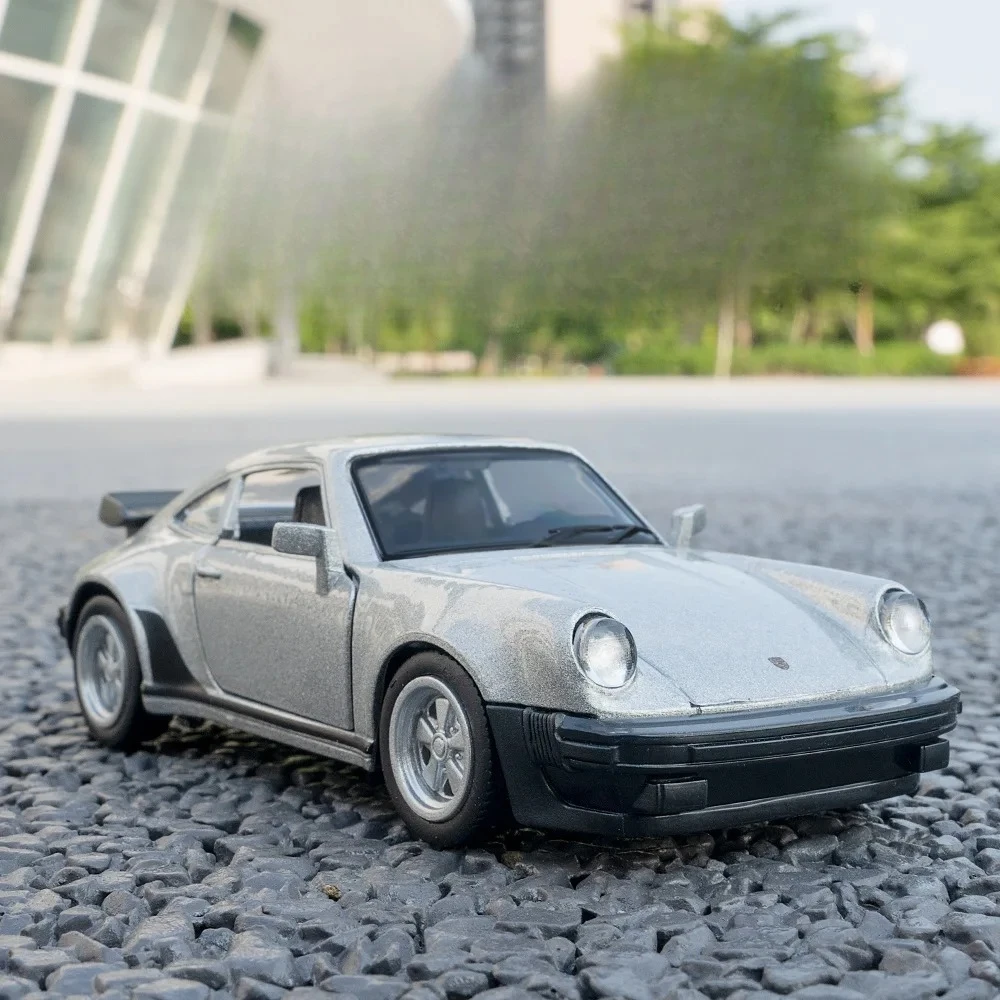 1:36 911 Turbo 1978 Simulation - đánh giá và giá Model Kit Lamborghini