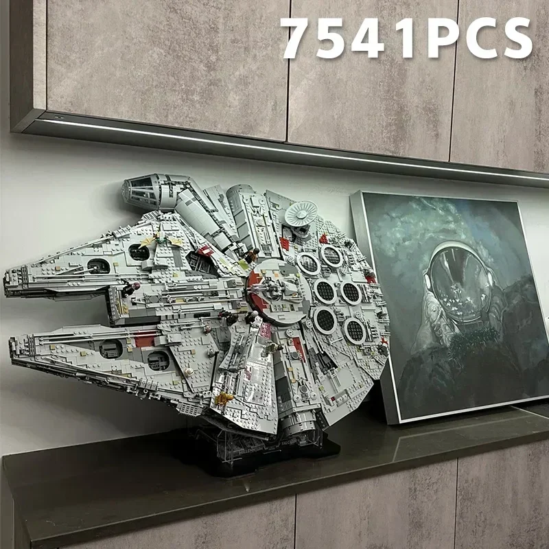 Un NUOVO Spazio 7541 Pezzi Falcon Nave Building Blocks Mattoni Ragazzo Adulto Milenario Guerra Veicolo Spaziale per Regali Di Compleanno Di Natale