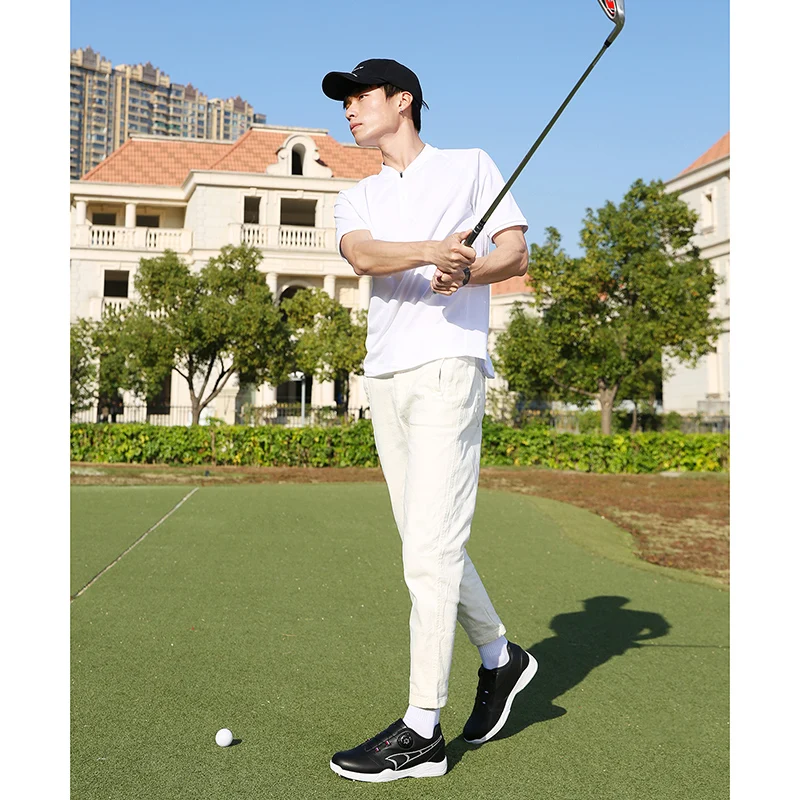 Waterproof Men Golf Shoes Leather Golf Training Sneakers Non-slip Spikeless Golf Sneakers Couple Beginner Golf Athletic Shoes 46