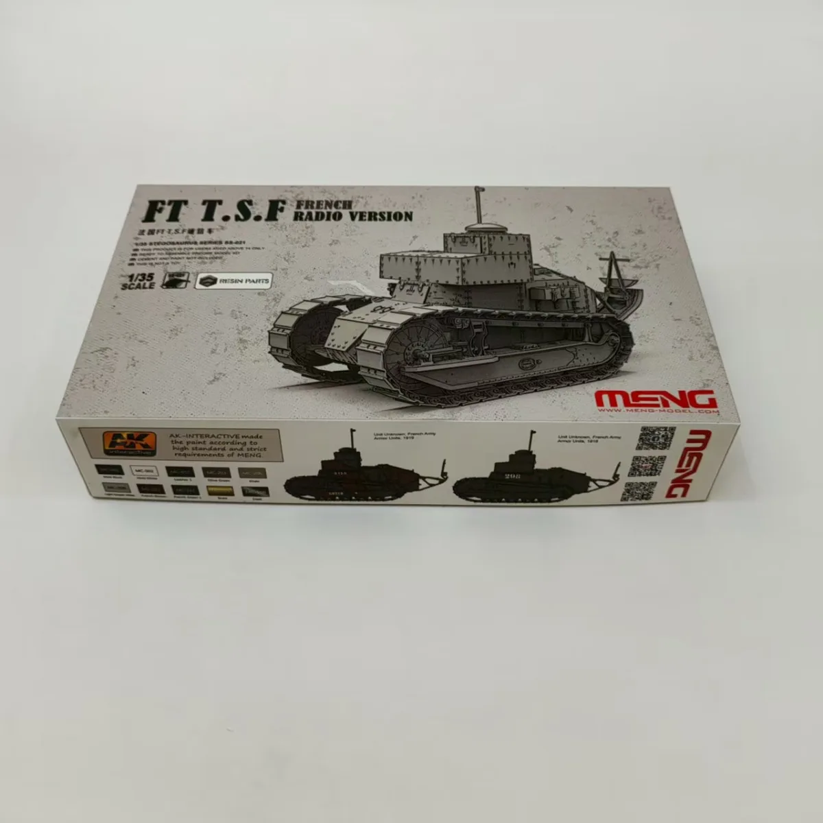 

MENG SS-021 1/35 Французский FT T.S.F. Радиоверсия (с содержиемыми деталями) Модель военной сборки